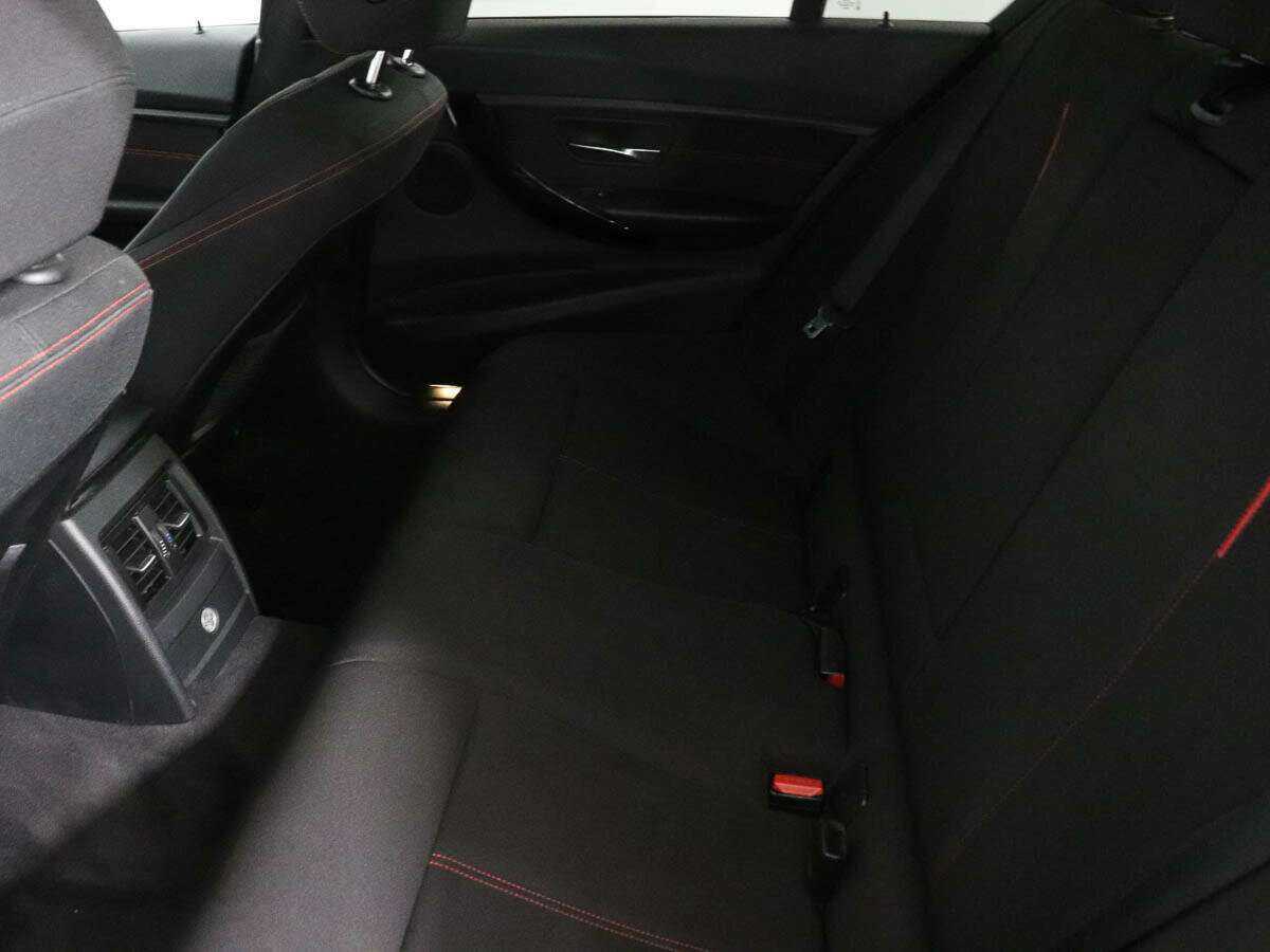 BMW 3 серии с пробегом — 2012 год. Фото: #8