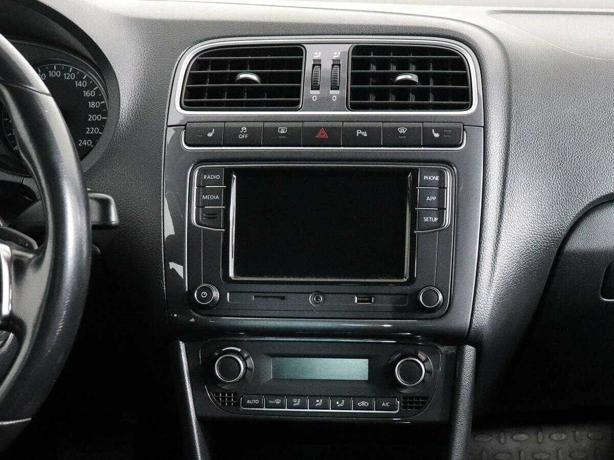 Volkswagen Polo с пробегом — 2019 год. Фото: #11
