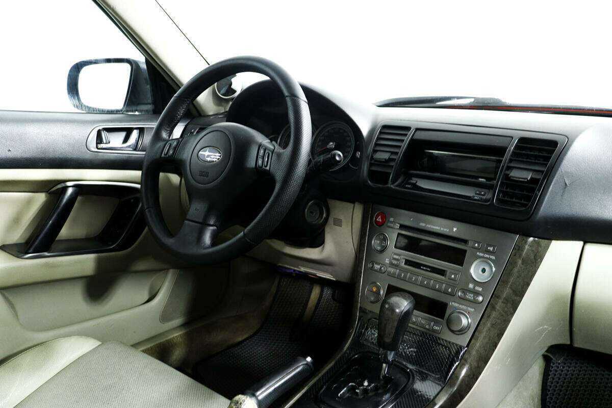 Subaru Outback с пробегом — 2004 год. Фото: #8