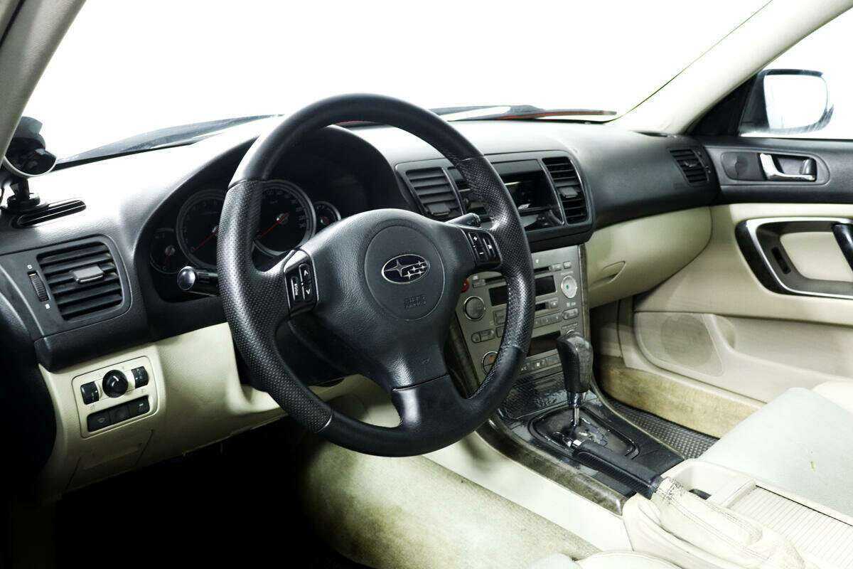Subaru Outback с пробегом — 2004 год. Фото: #12