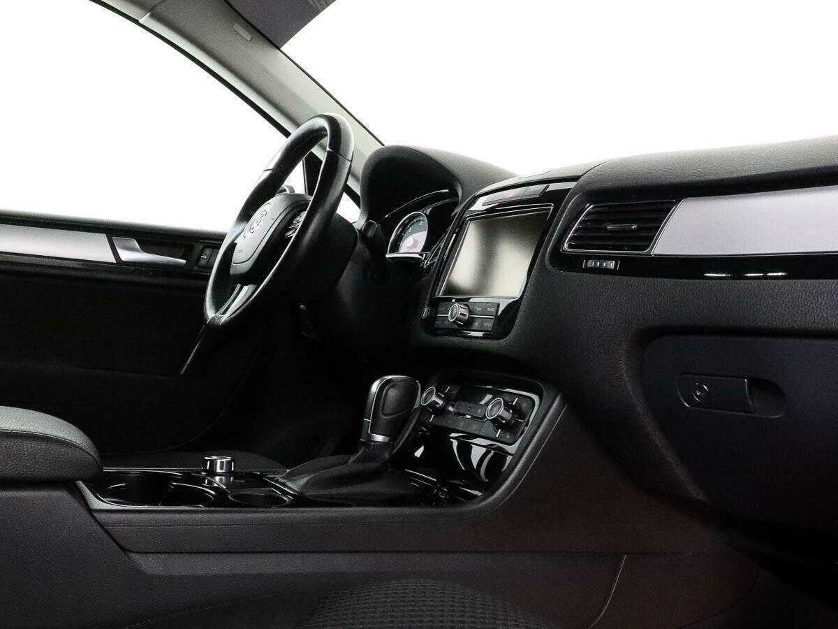 Volkswagen Touareg с пробегом — 2010 год. Фото: #6