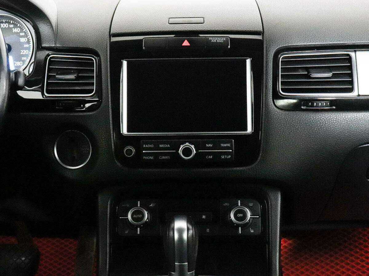 Volkswagen Touareg с пробегом — 2010 год. Фото: #9