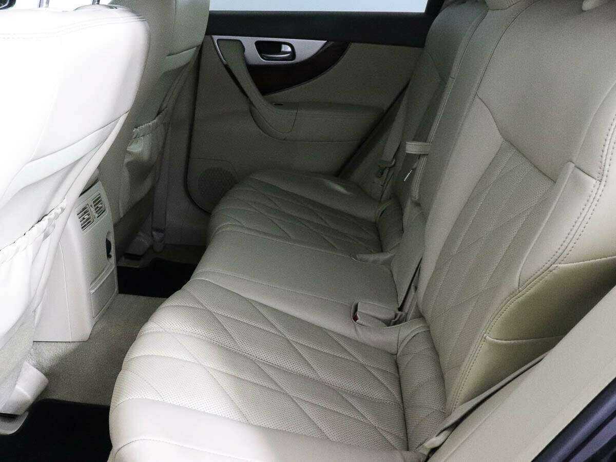 Infiniti FX с пробегом — 2011 год. Фото: #7