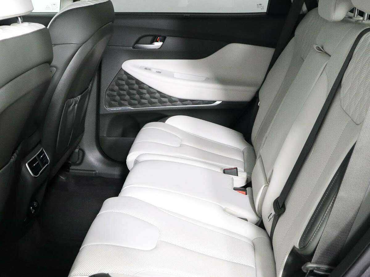 Hyundai Santa Fe с пробегом — 2021 год. Фото: #7