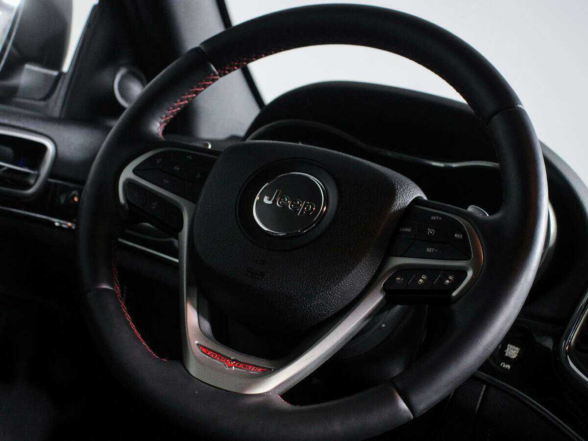 Jeep Grand Cherokee с пробегом — 2018 год. Фото: #26