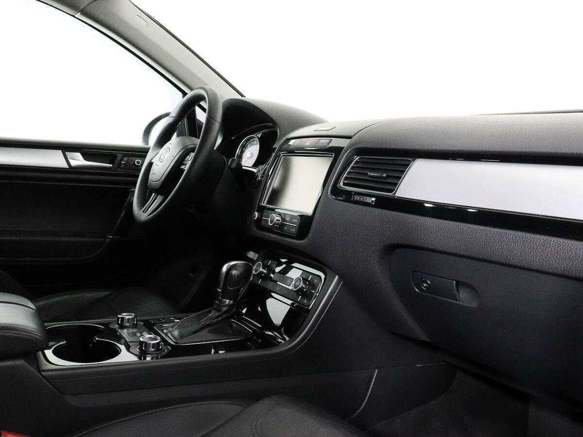 Volkswagen Touareg с пробегом — 2010 год. Фото: #5