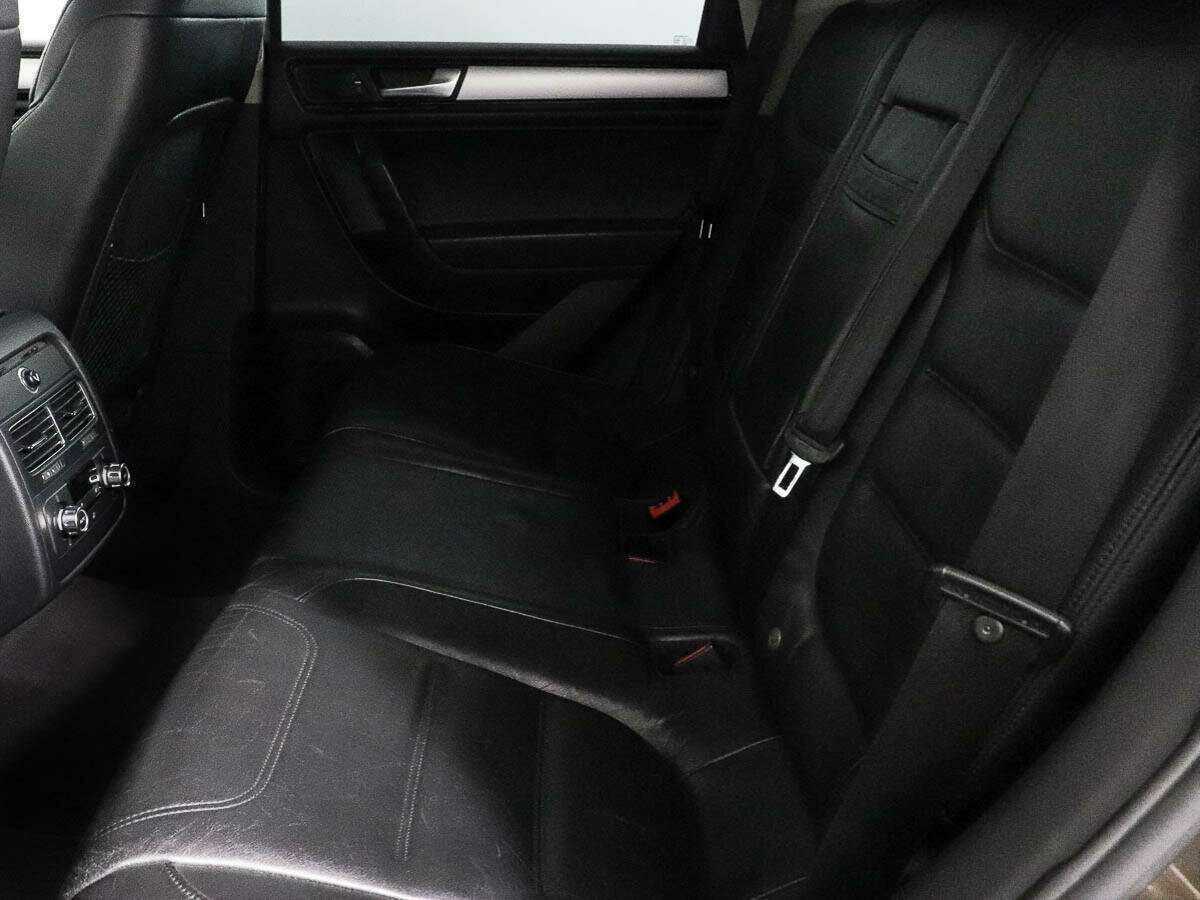 Volkswagen Touareg с пробегом — 2010 год. Фото: #6