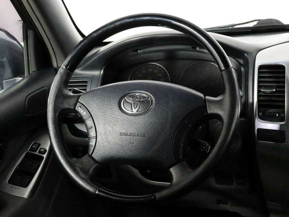 Toyota Land Cruiser Prado с пробегом — 2008 год. Фото: #11