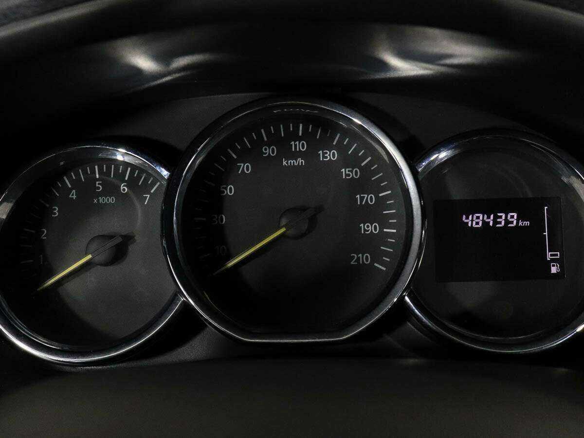 Renault Sandero с пробегом — 2018 год. Фото: #8