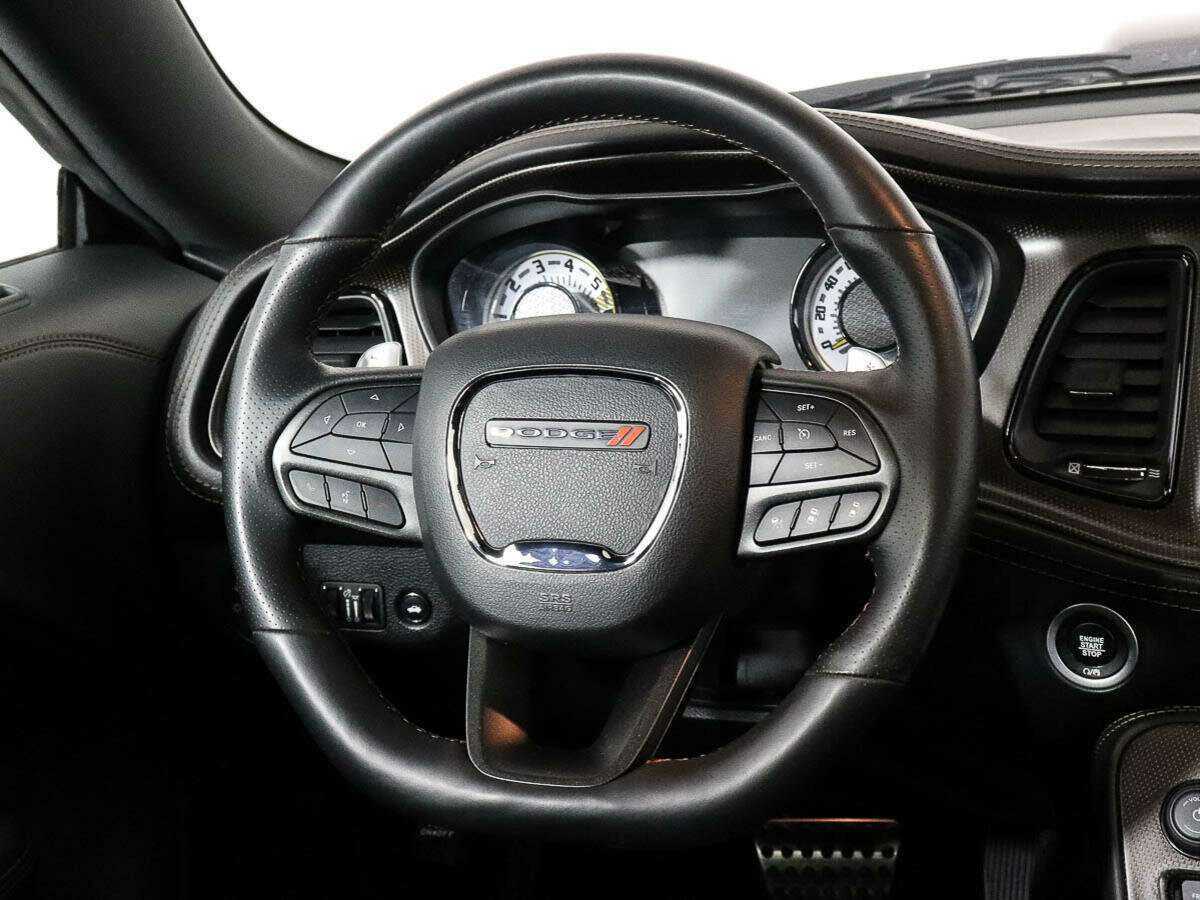 Dodge Challenger с пробегом — 2020 год. Фото: #11