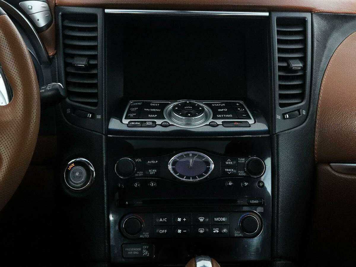 Infiniti FX с пробегом — 2008 год. Фото: #10
