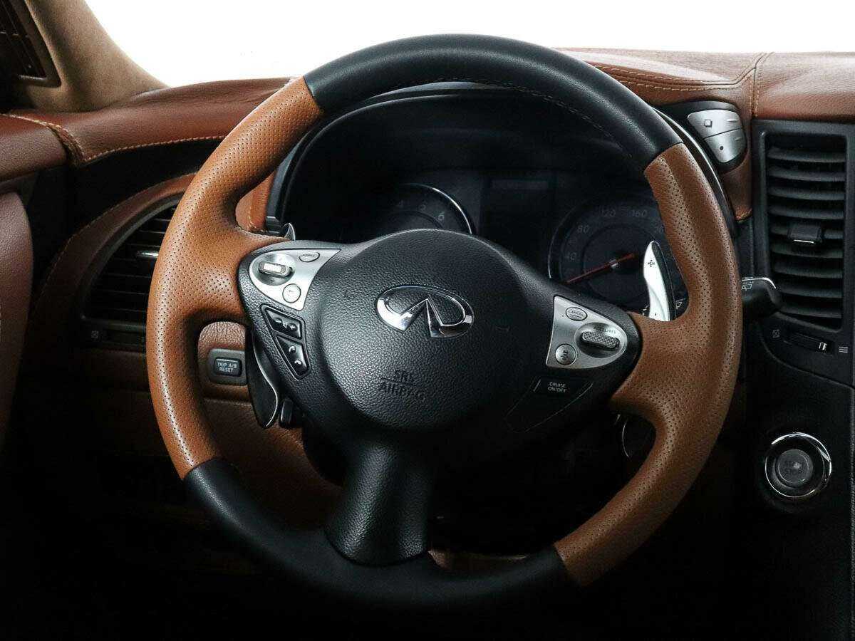 Infiniti FX с пробегом — 2008 год. Фото: #11