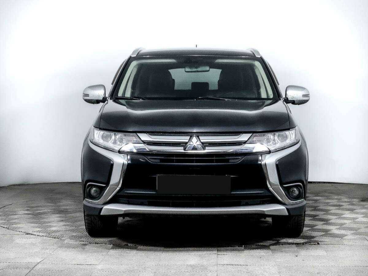 Mitsubishi Outlander с пробегом — 2015 год. Фото: #1