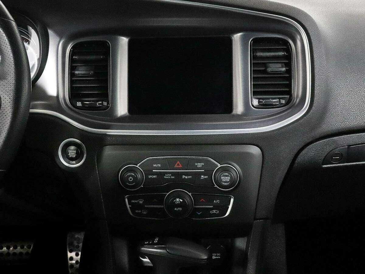 Dodge Charger с пробегом — 2021 год. Фото: #9