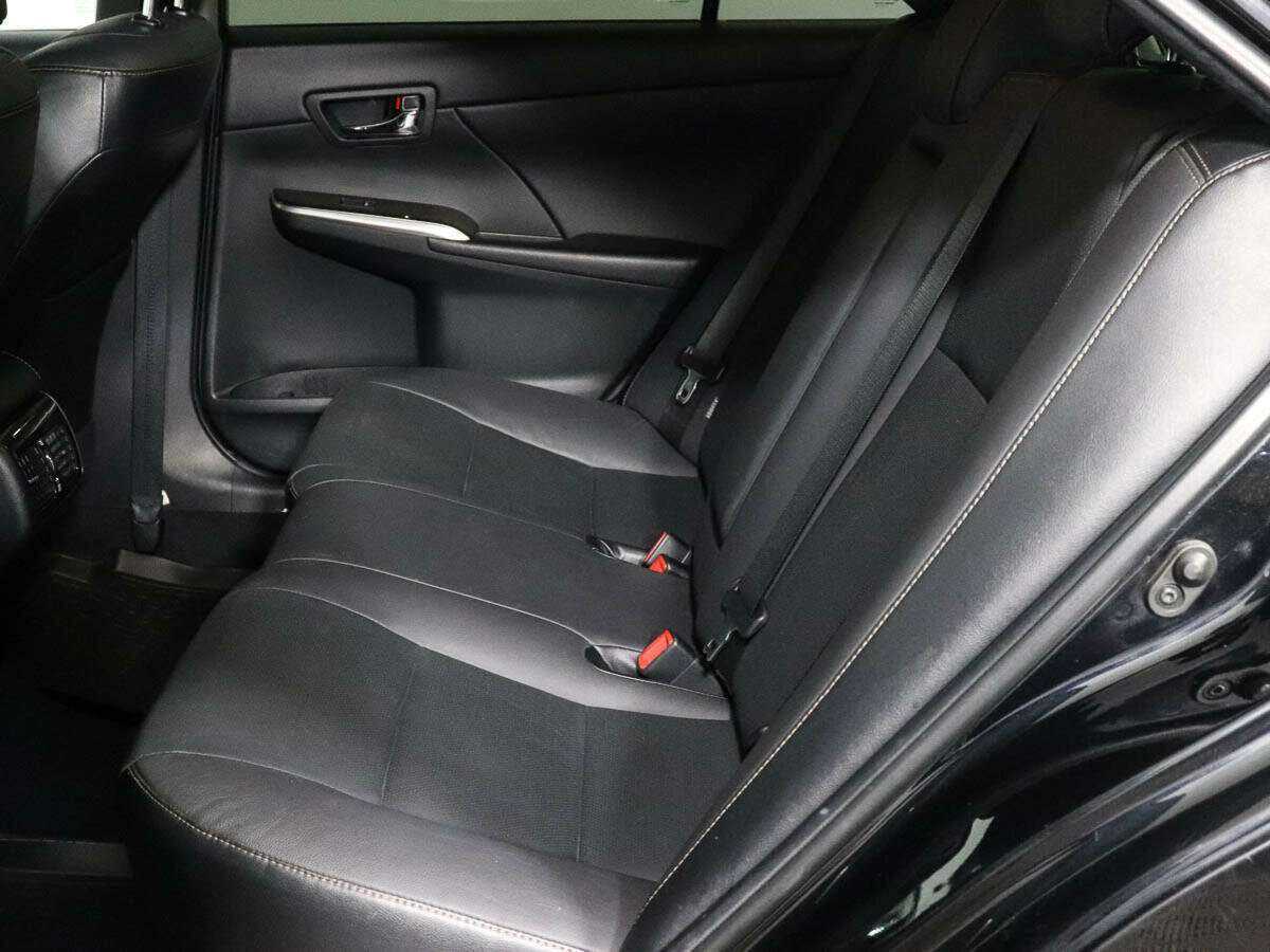 Toyota Camry с пробегом — 2015 год. Фото: #7