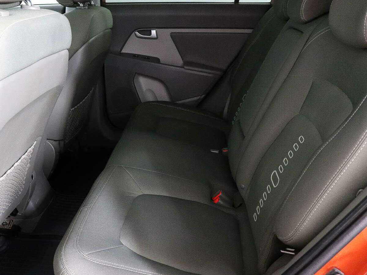 Kia Sportage с пробегом — 2010 год. Фото: #7