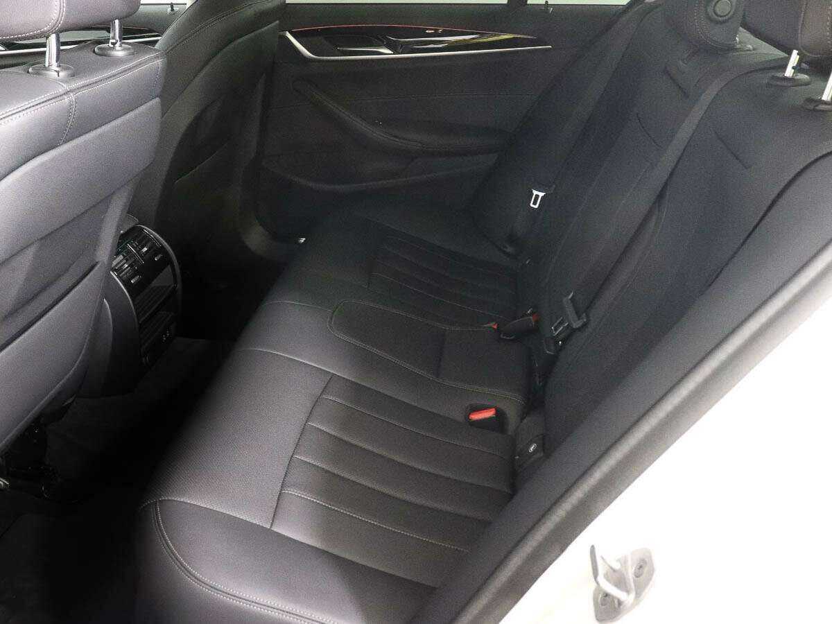 BMW 5 серии с пробегом — 2020 год. Фото: #6