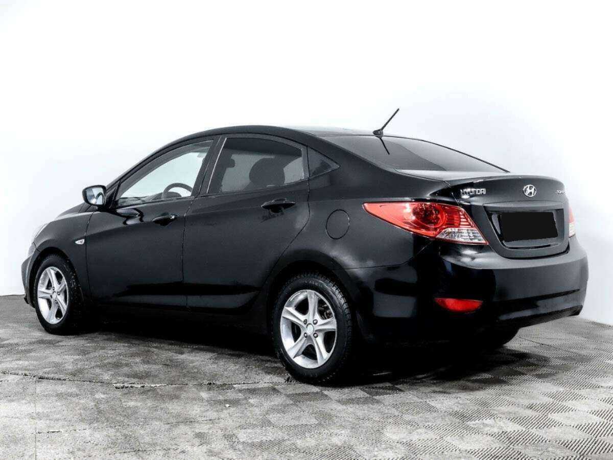 Hyundai Solaris с пробегом — 2012 год. Фото: #5