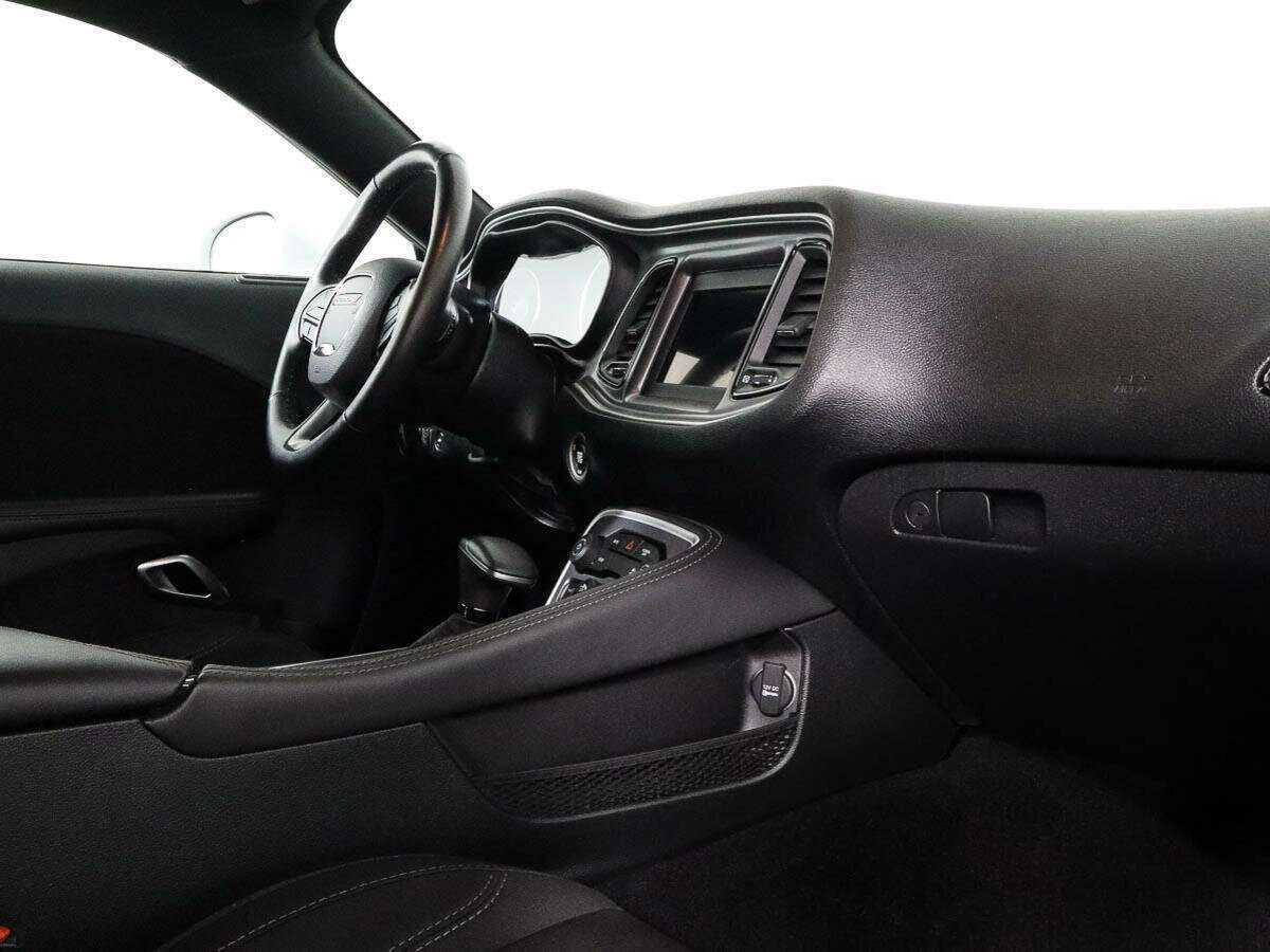 Dodge Challenger с пробегом — 2019 год. Фото: #6