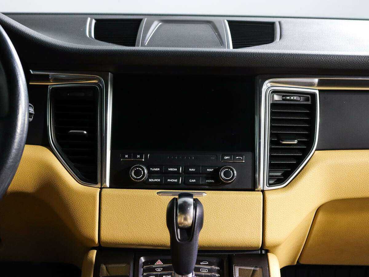 Porsche Macan с пробегом — 2018 год. Фото: #10