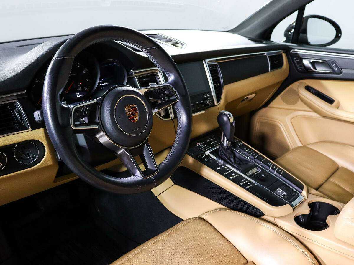 Porsche Macan с пробегом — 2018 год. Фото: #11