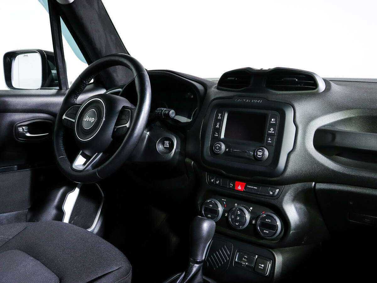 Jeep Renegade с пробегом — 2017 год. Фото: #7