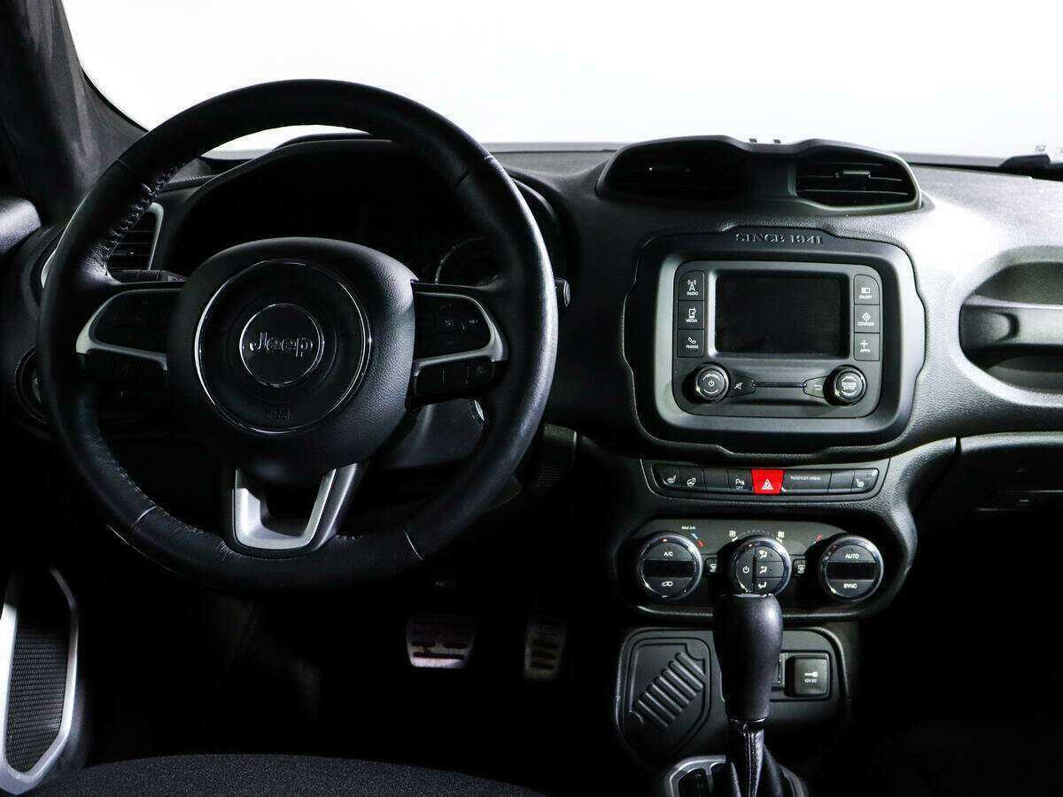 Jeep Renegade с пробегом — 2017 год. Фото: #10