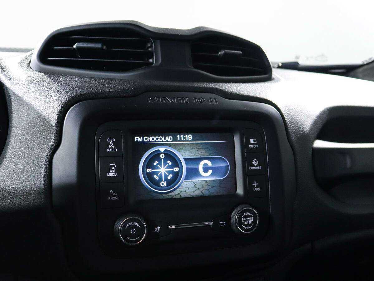 Jeep Renegade с пробегом — 2017 год. Фото: #13