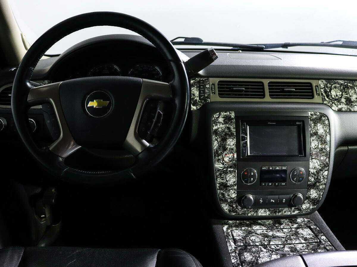 Chevrolet Tahoe с пробегом — 2013 год. Фото: #9