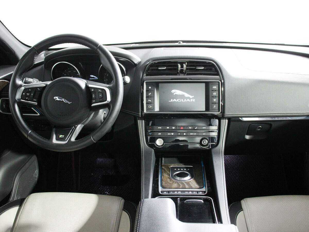 Jaguar F-Pace с пробегом — 2017 год. Фото: #8