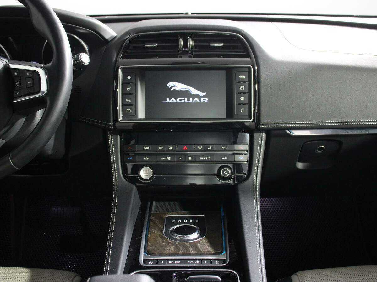 Jaguar F-Pace с пробегом — 2017 год. Фото: #9