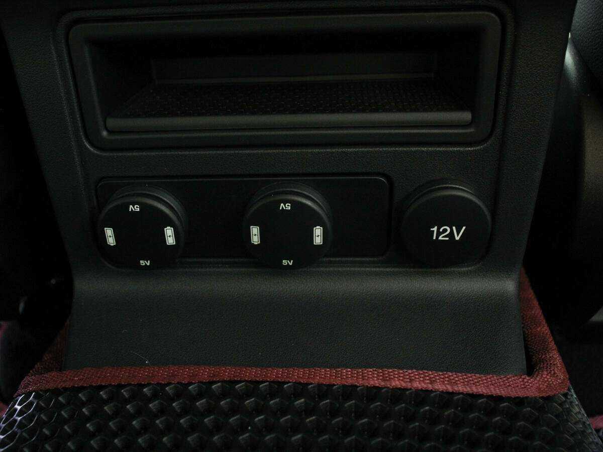 Jaguar F-Pace с пробегом — 2017 год. Фото: #11