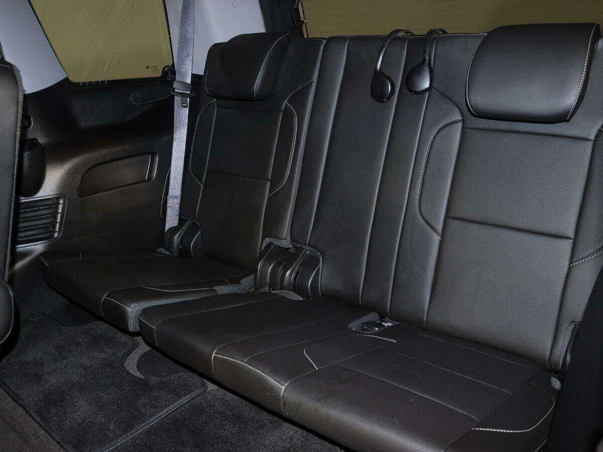 Chevrolet Tahoe с пробегом — 2016 год. Фото: #10