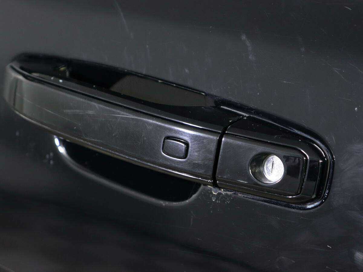 Chevrolet Tahoe с пробегом — 2016 год. Фото: #19