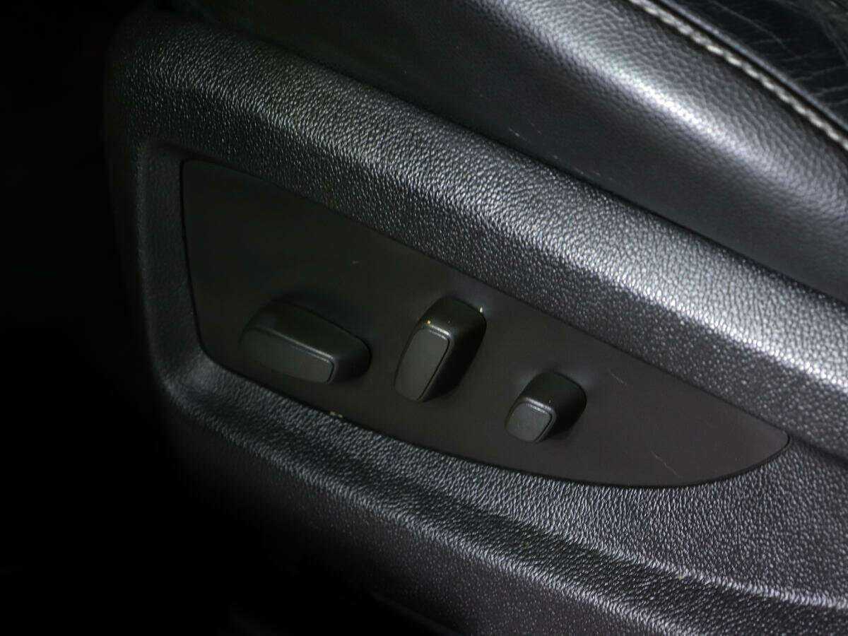 Chevrolet Tahoe с пробегом — 2016 год. Фото: #21