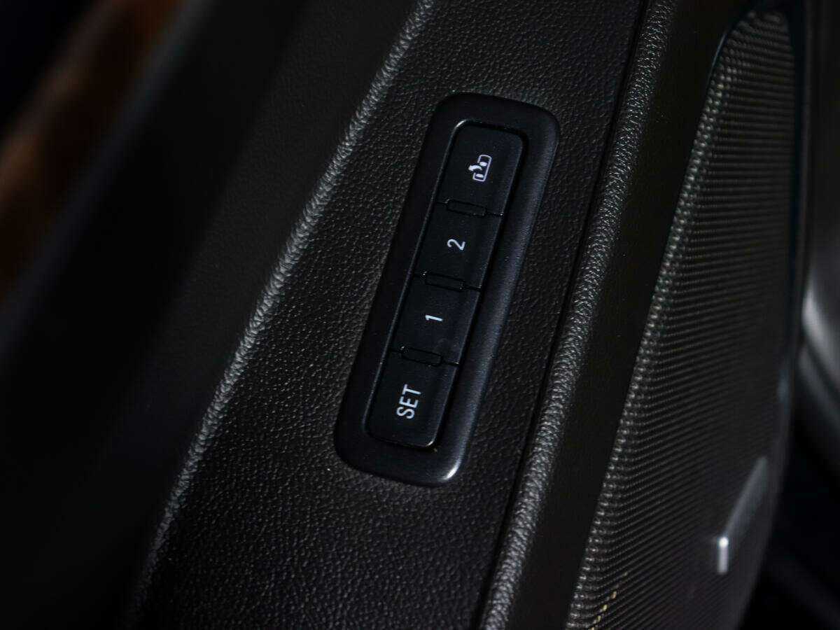 Chevrolet Tahoe с пробегом — 2016 год. Фото: #23