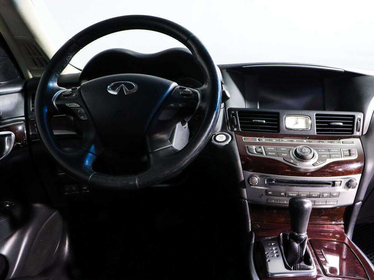 Infiniti Q70 с пробегом — 2014 год. Фото: #6