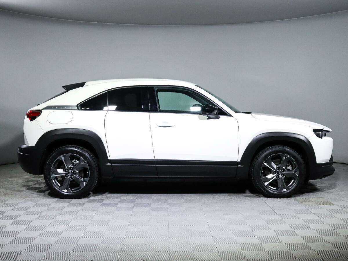 Mazda MX-30 с пробегом — 2020 год. Фото: #3