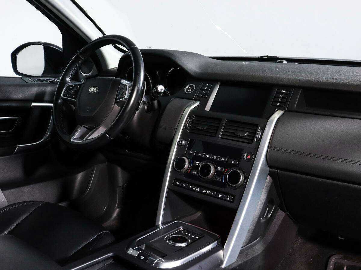 Land Rover Discovery Sport с пробегом — 2016 год. Фото: #8