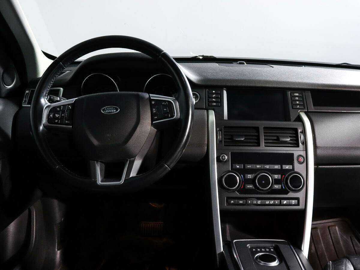 Land Rover Discovery Sport с пробегом — 2016 год. Фото: #11