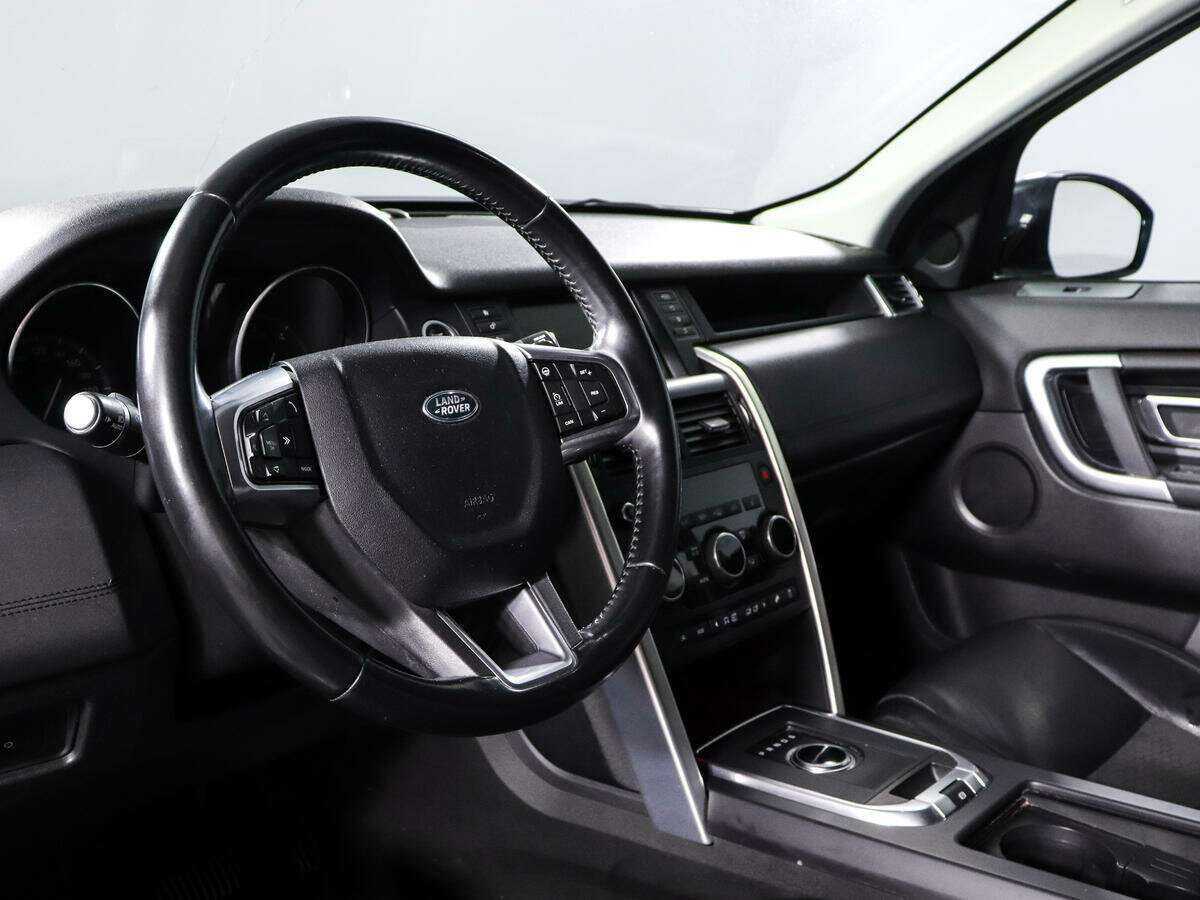 Land Rover Discovery Sport с пробегом — 2016 год. Фото: #13