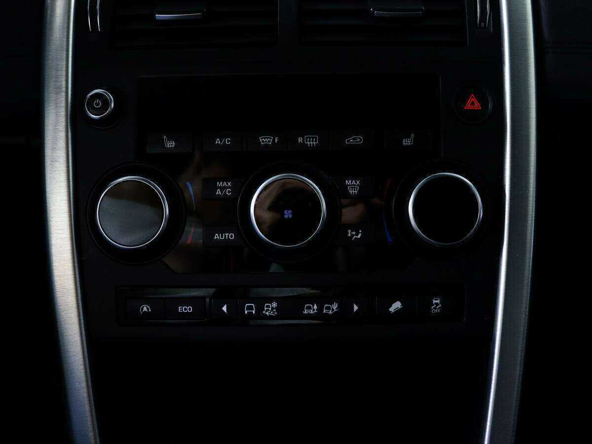 Land Rover Discovery Sport с пробегом — 2016 год. Фото: #17