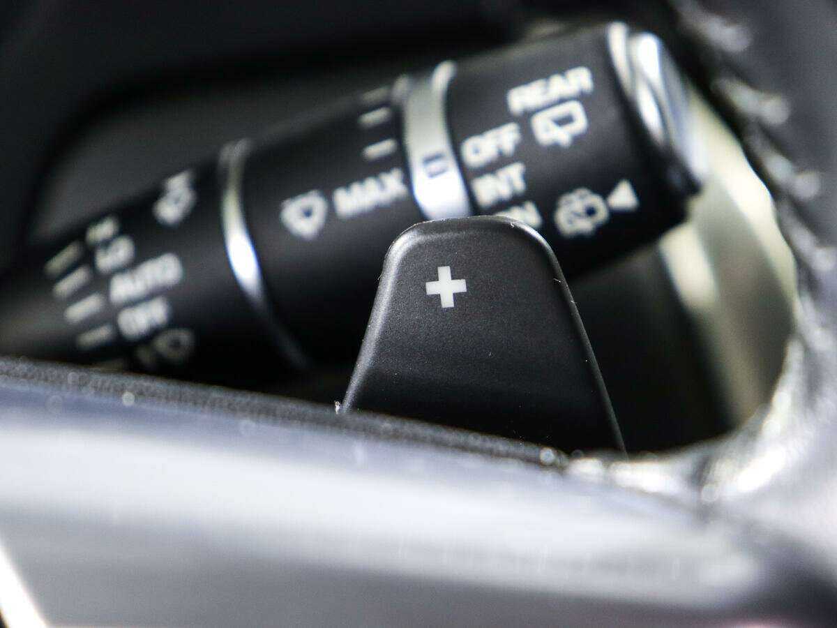 Land Rover Discovery Sport с пробегом — 2016 год. Фото: #18