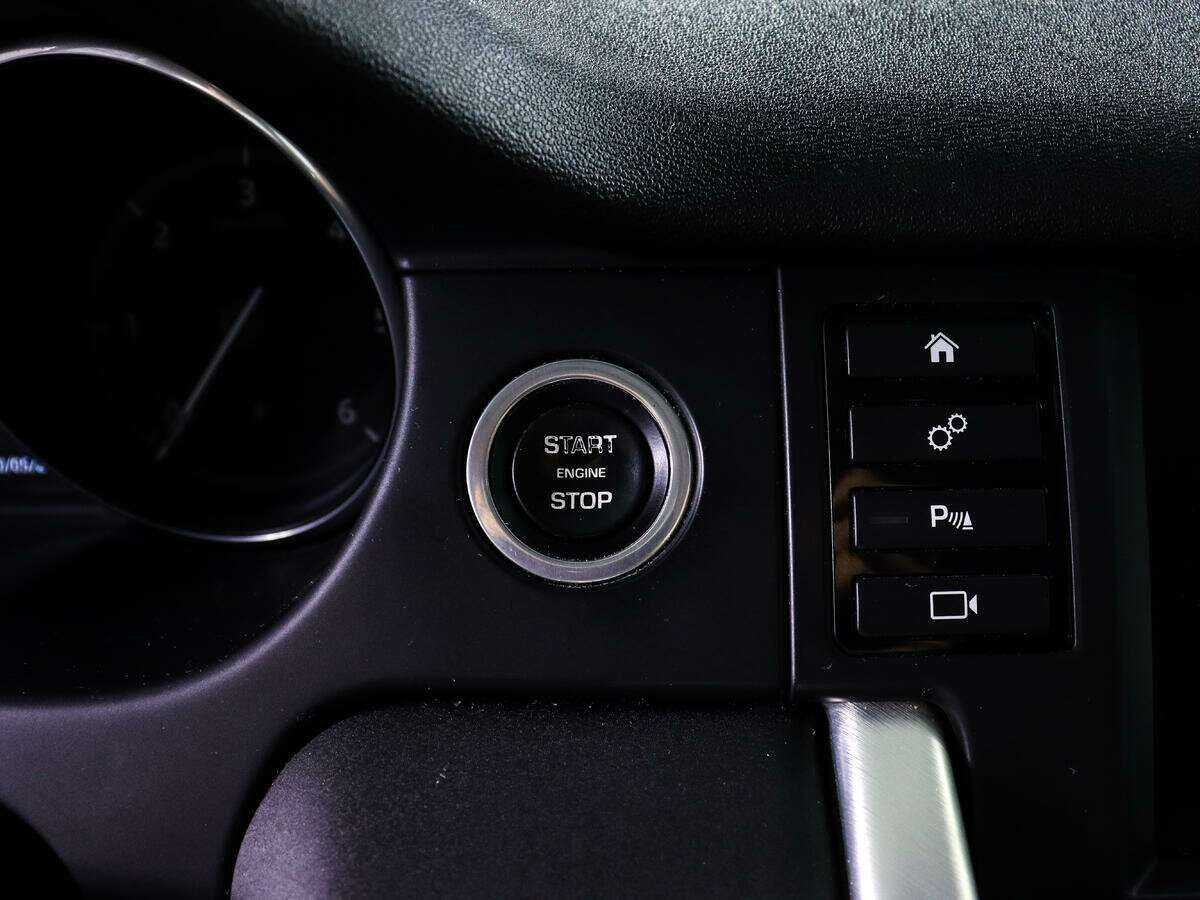 Land Rover Discovery Sport с пробегом — 2016 год. Фото: #19