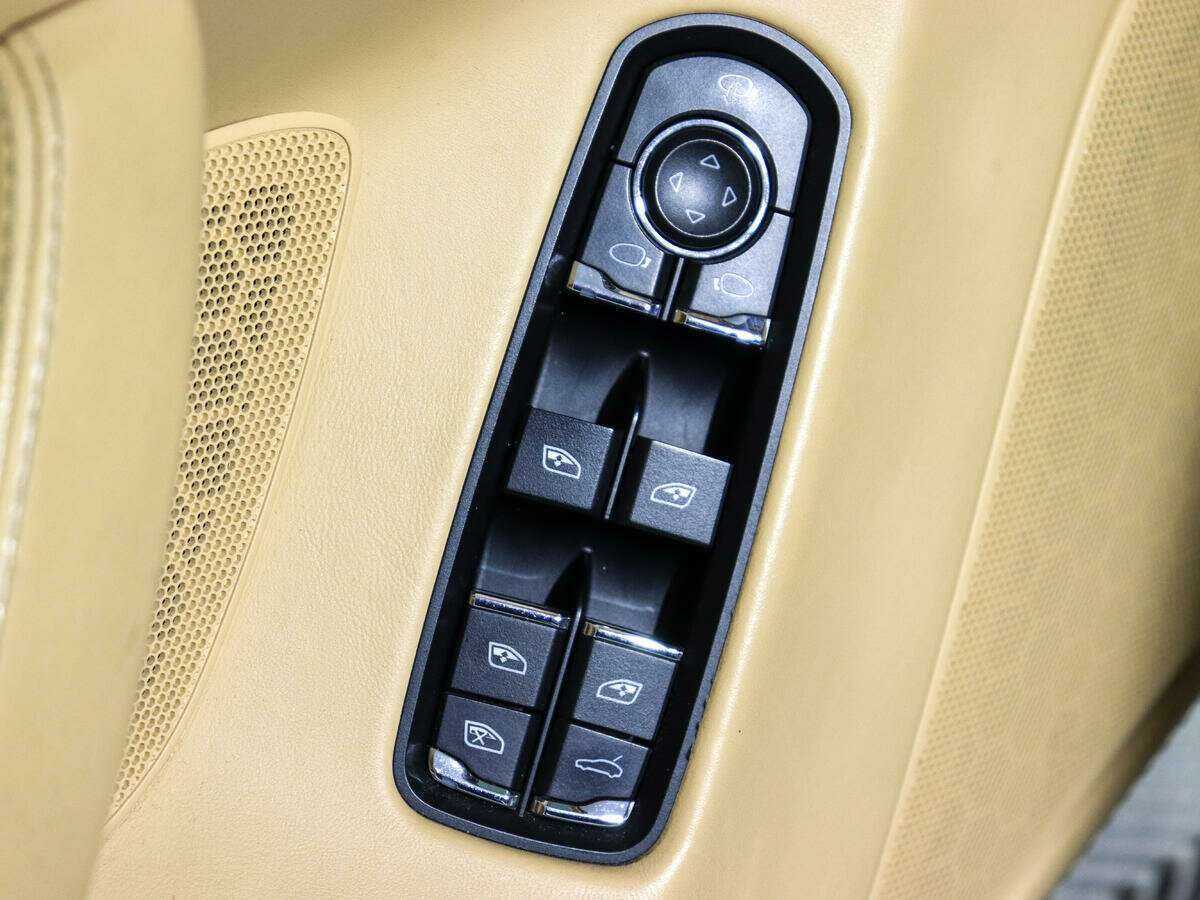 Porsche Panamera с пробегом — 2013 год. Фото: #17