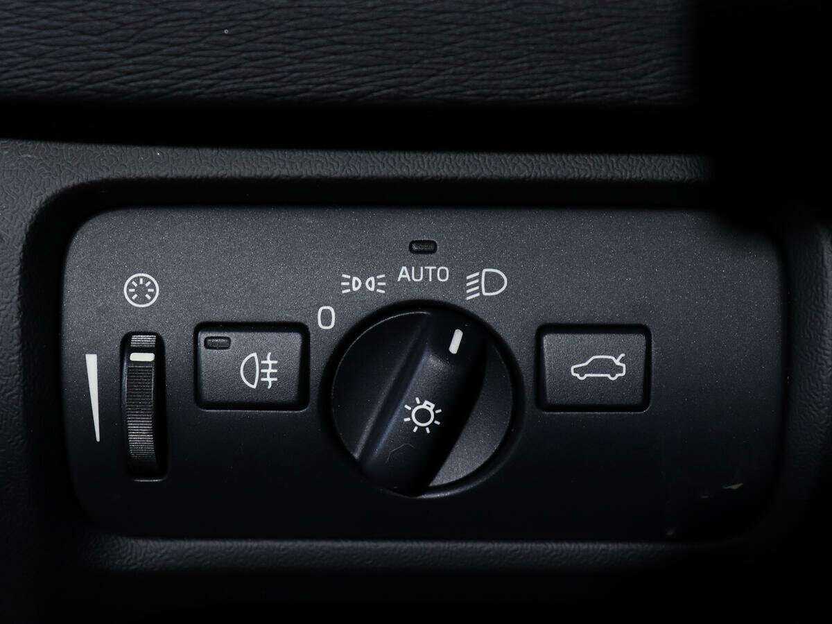 Volvo V40 Cross Country с пробегом — 2014 год. Фото: #15