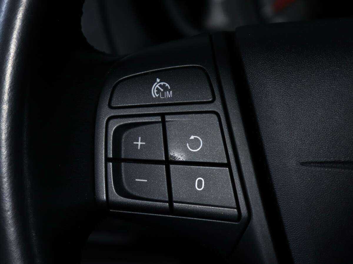 Volvo V40 Cross Country с пробегом — 2014 год. Фото: #16