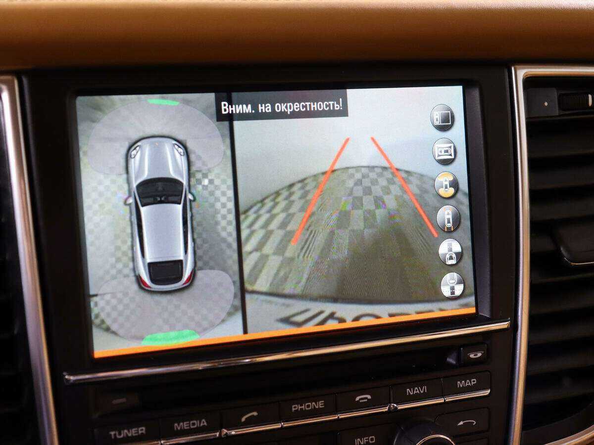 Porsche Panamera с пробегом — 2015 год. Фото: #12