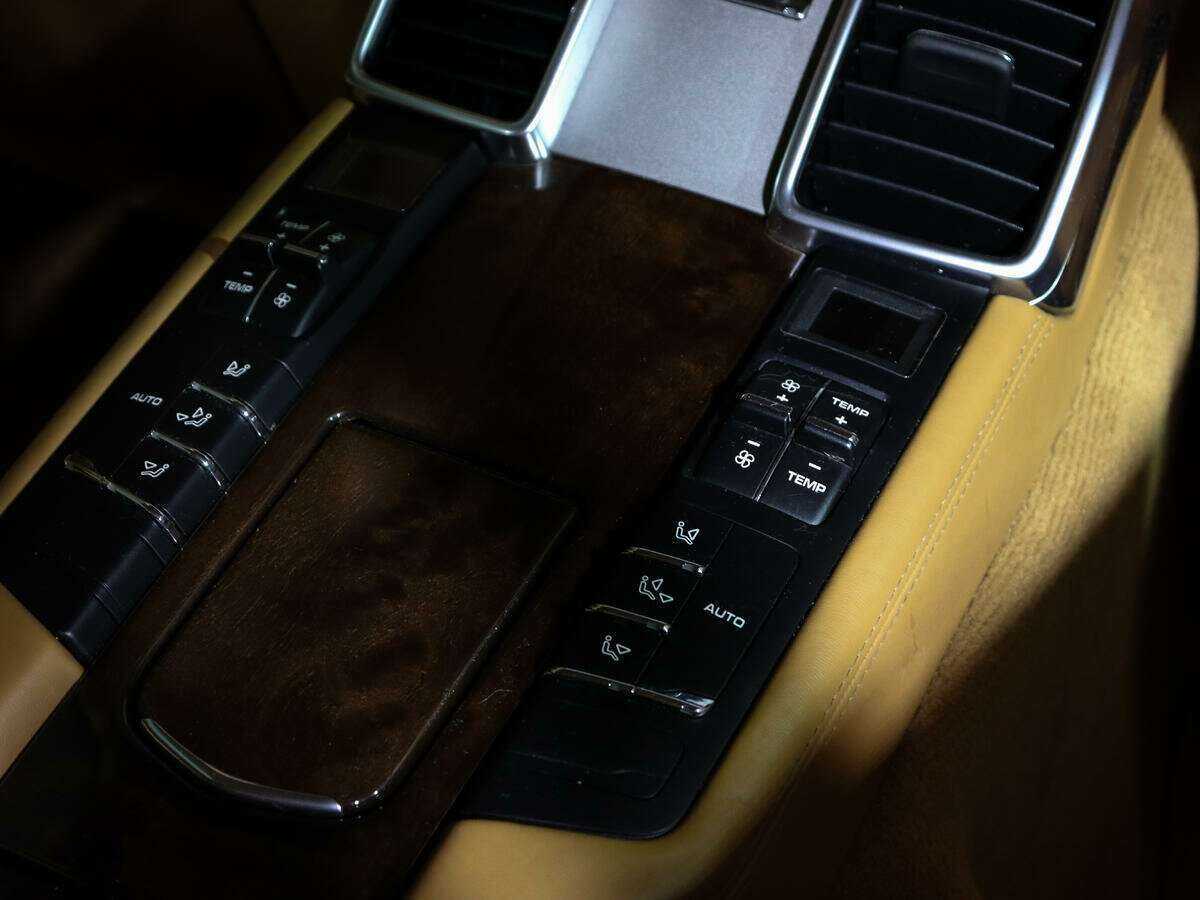 Porsche Panamera с пробегом — 2015 год. Фото: #14
