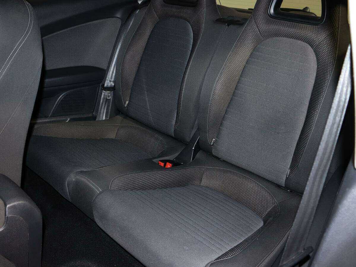 Volkswagen Scirocco с пробегом — 2011 год. Фото: #9